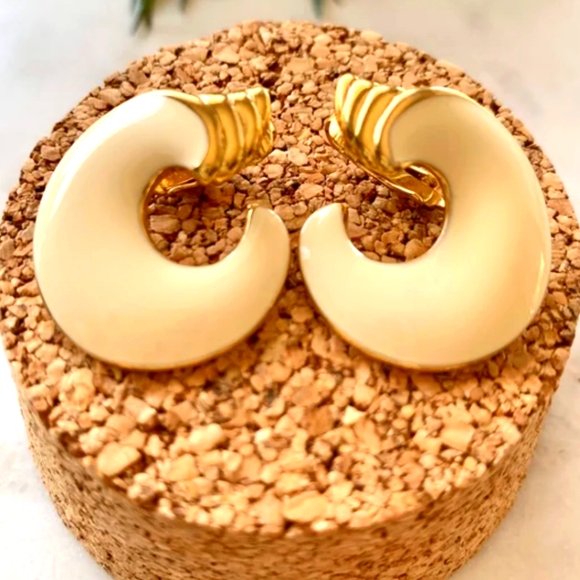 Trifari Vintage Clip Earrings - Picture 1 of 7